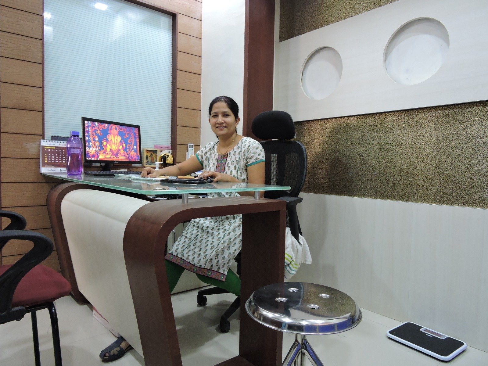 DR. ASHA HOL